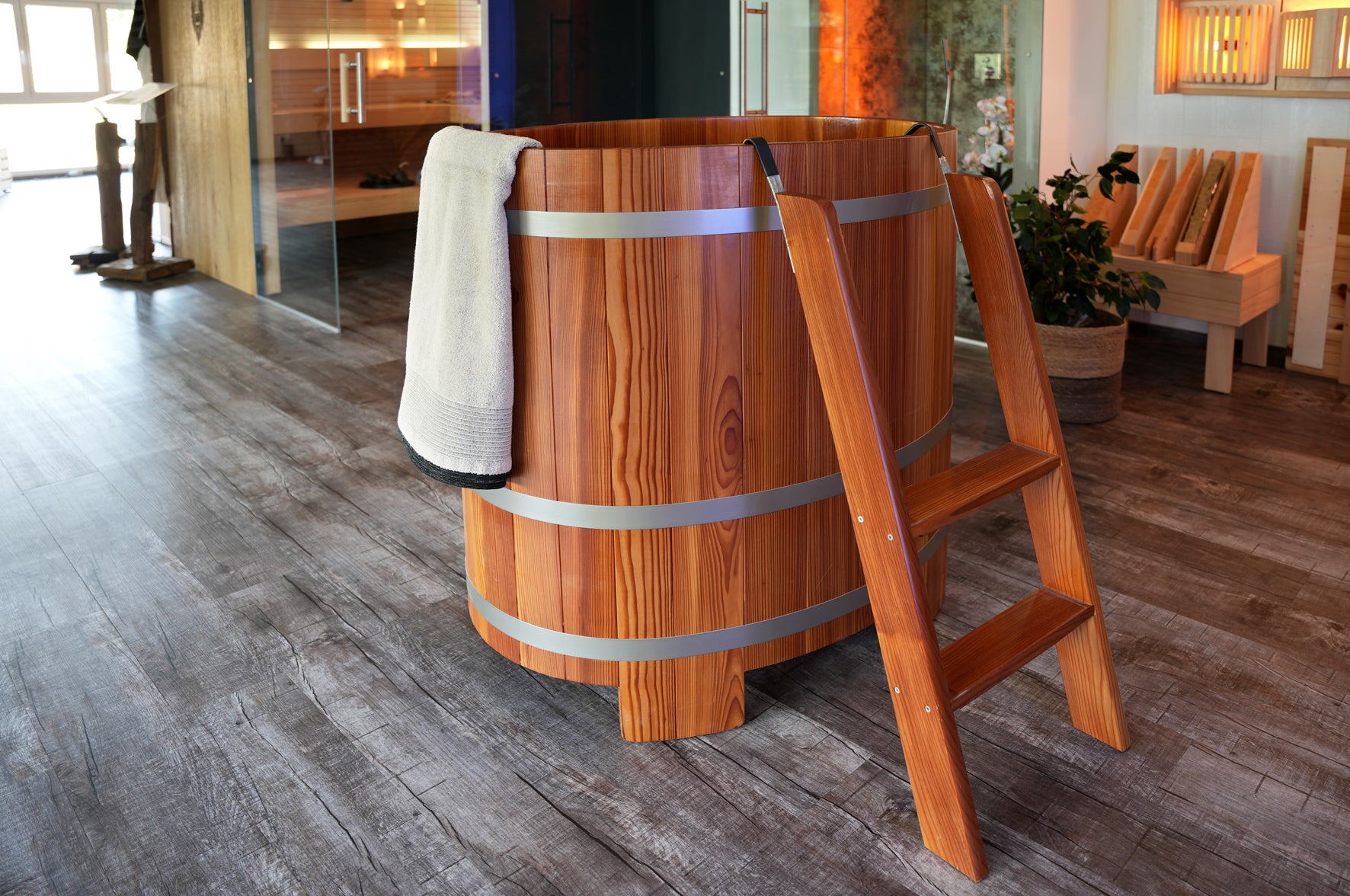Watertub im Wellnessbereich