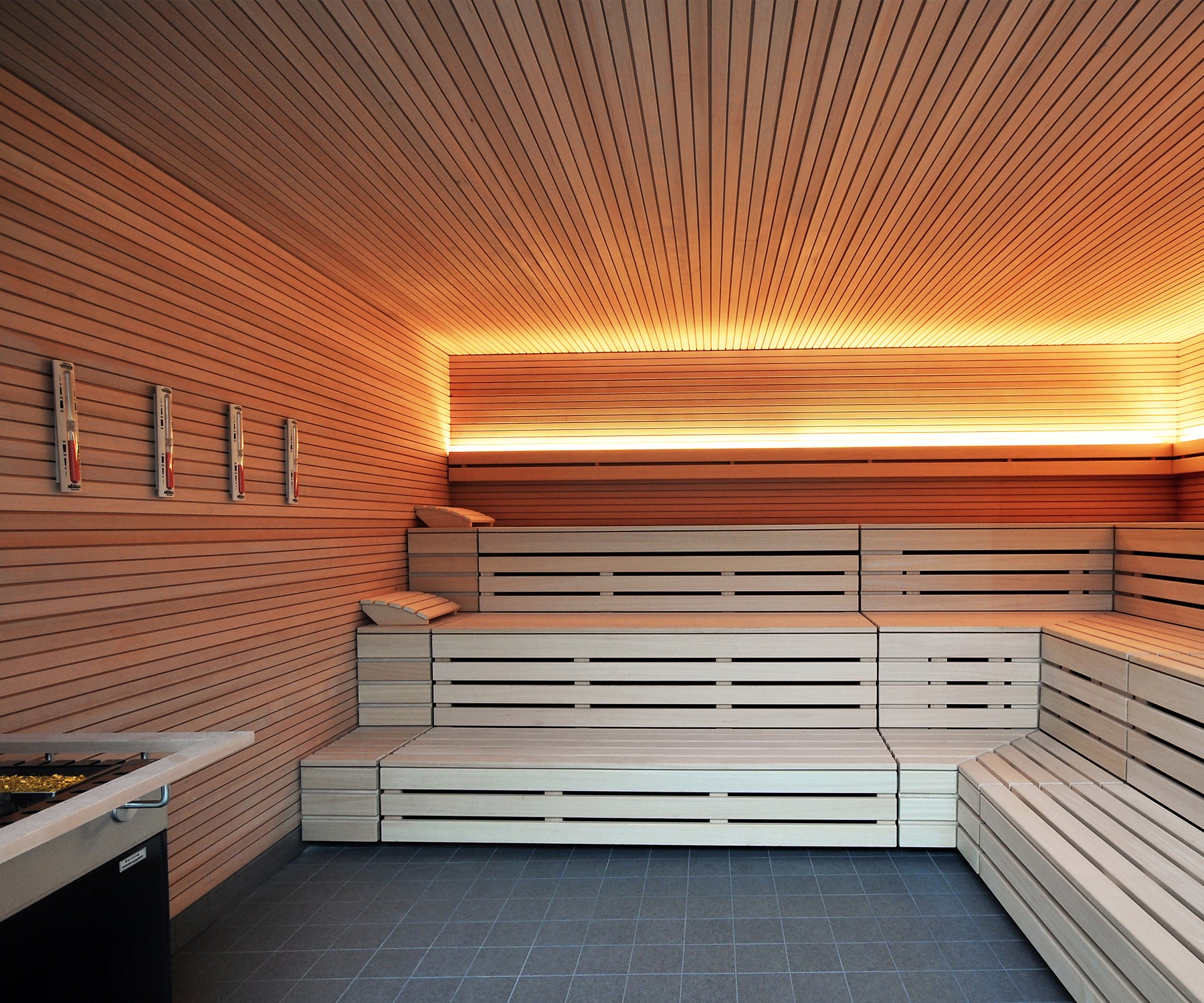 Gewerbliches Wellnessprojekt, Hallenbad Waldshut, große Sauna.